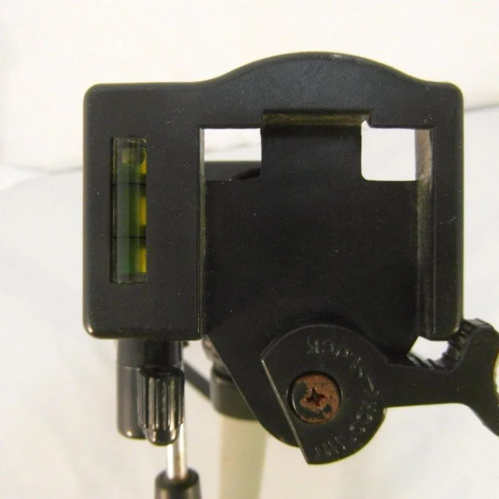 MEMOREX GRAY BLACK CAMERA TRI-POD STAND LEVEL CAMERA LOCK BLACK SILVER NM 31311